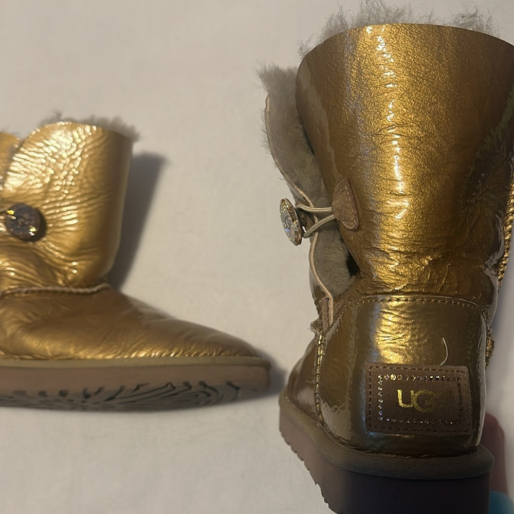 Gold ugg boots - Picture 2 of 2
